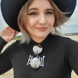 Meet your Posher, Ang